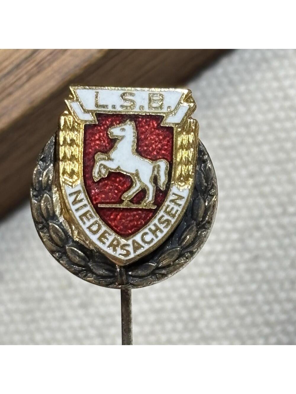 Vintage LSB Niedersachsen German Sport Federation Enamel Stick‎ Pin Silver Horse
